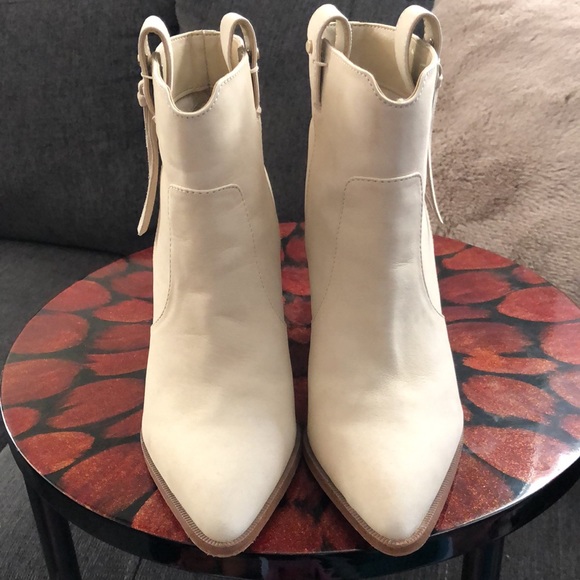 Cream ankle boots. Sam Edelman size 7. - Picture 2 of 8
